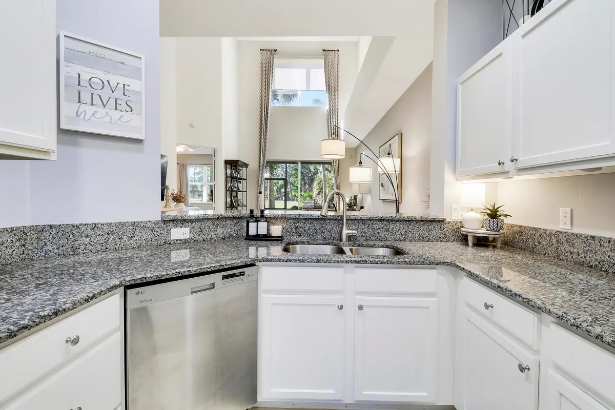 Kitchen at 7024 Torrey Pines Circle, Port St. Lucie