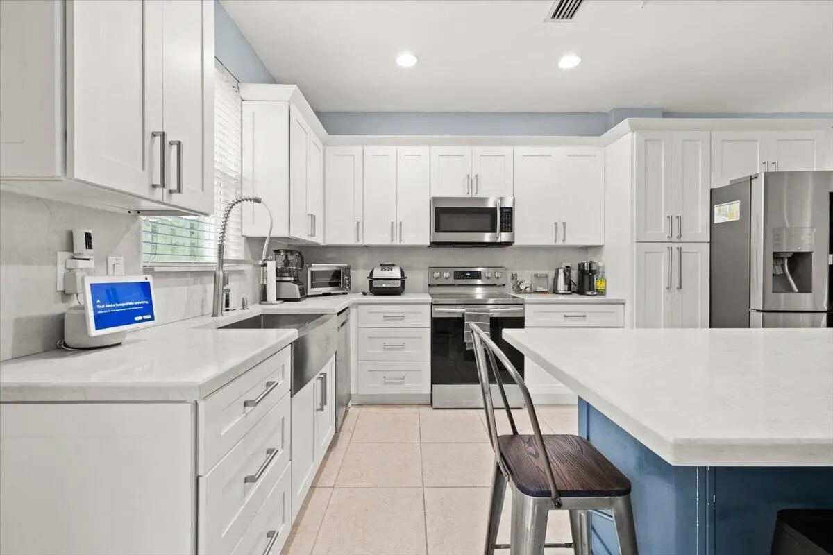 Kitchen 2 at 130 EMERALD CREEK Terrace, Plantation