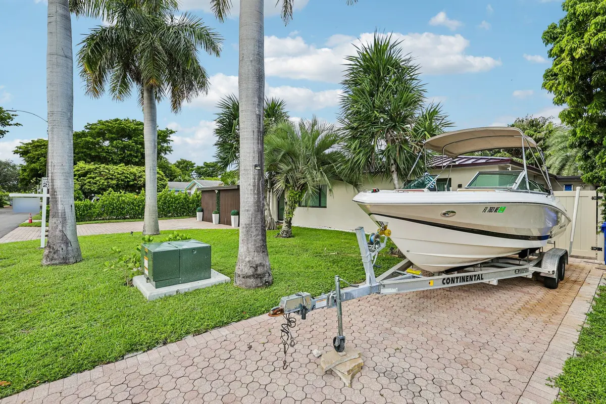 3-web-or-mls-NE 18th St-S0109-003 at 2601 NE 18TH Street, Pompano Beach