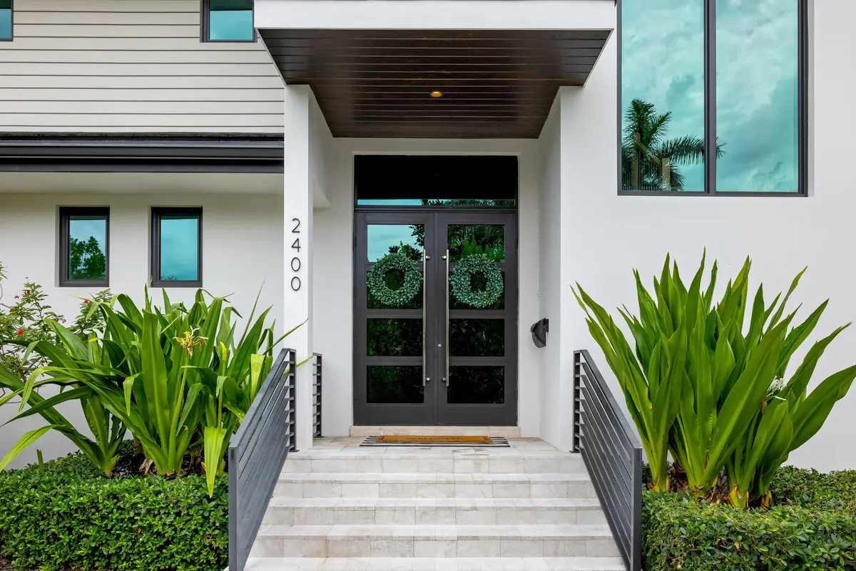 Front 4 at 2400 NE 27th Avenue, Fort Lauderdale