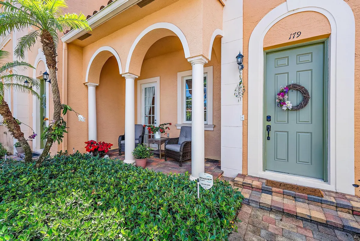 Front at 179 MULLIGAN Place, Jupiter