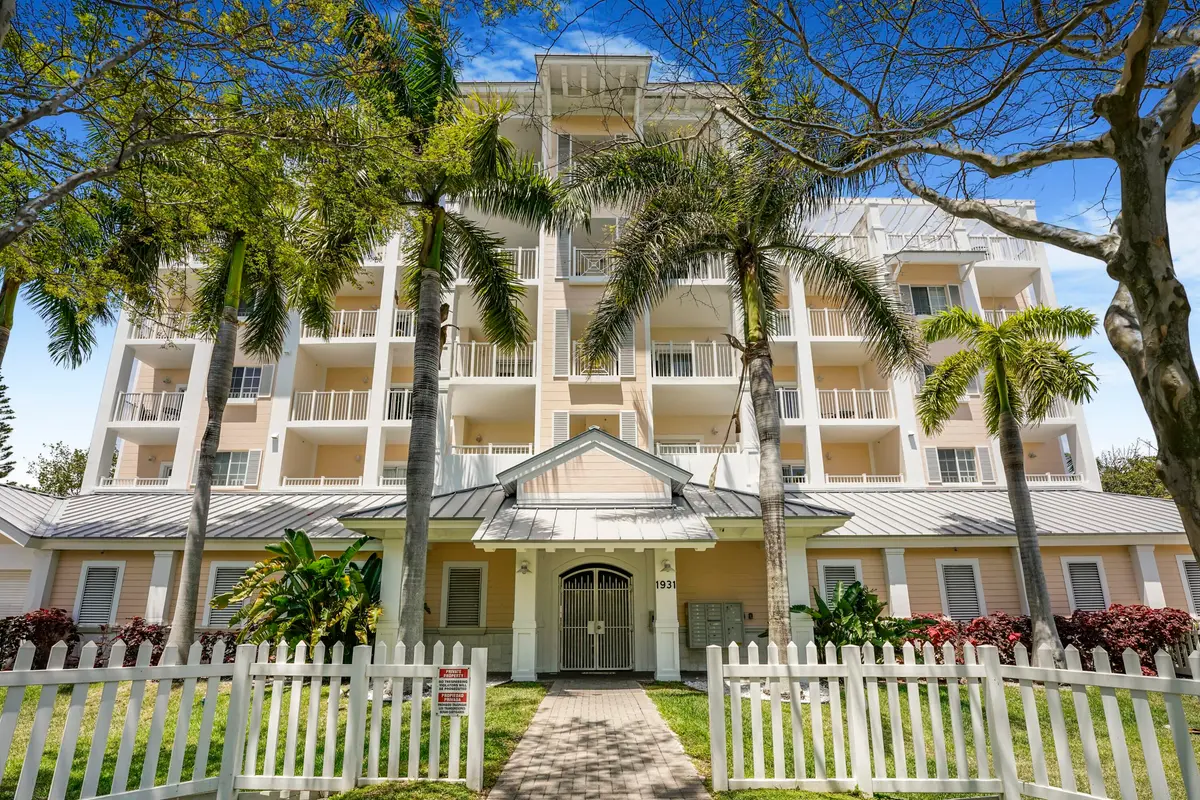 33-DSC6963 at 1931 NE 2ND Street 301, Deerfield Beach