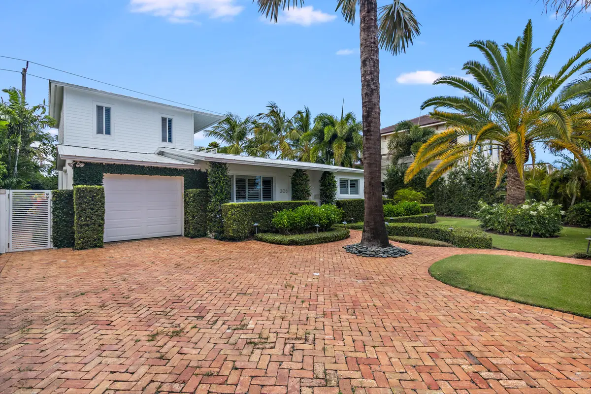 low-6 at 203 Arlington Road, West Palm Beach