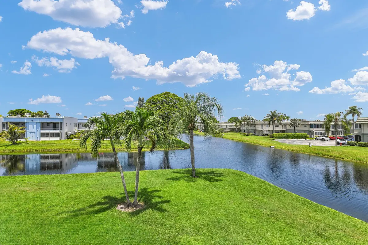Front Lawn Waterview at 359 Saxony Trail H, Delray Beach