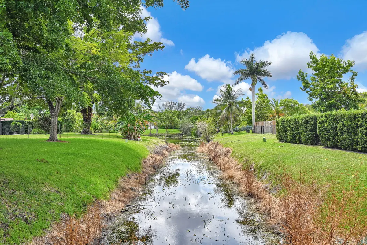 Canal View at 4203 NW 75TH Avenue, Coral Springs