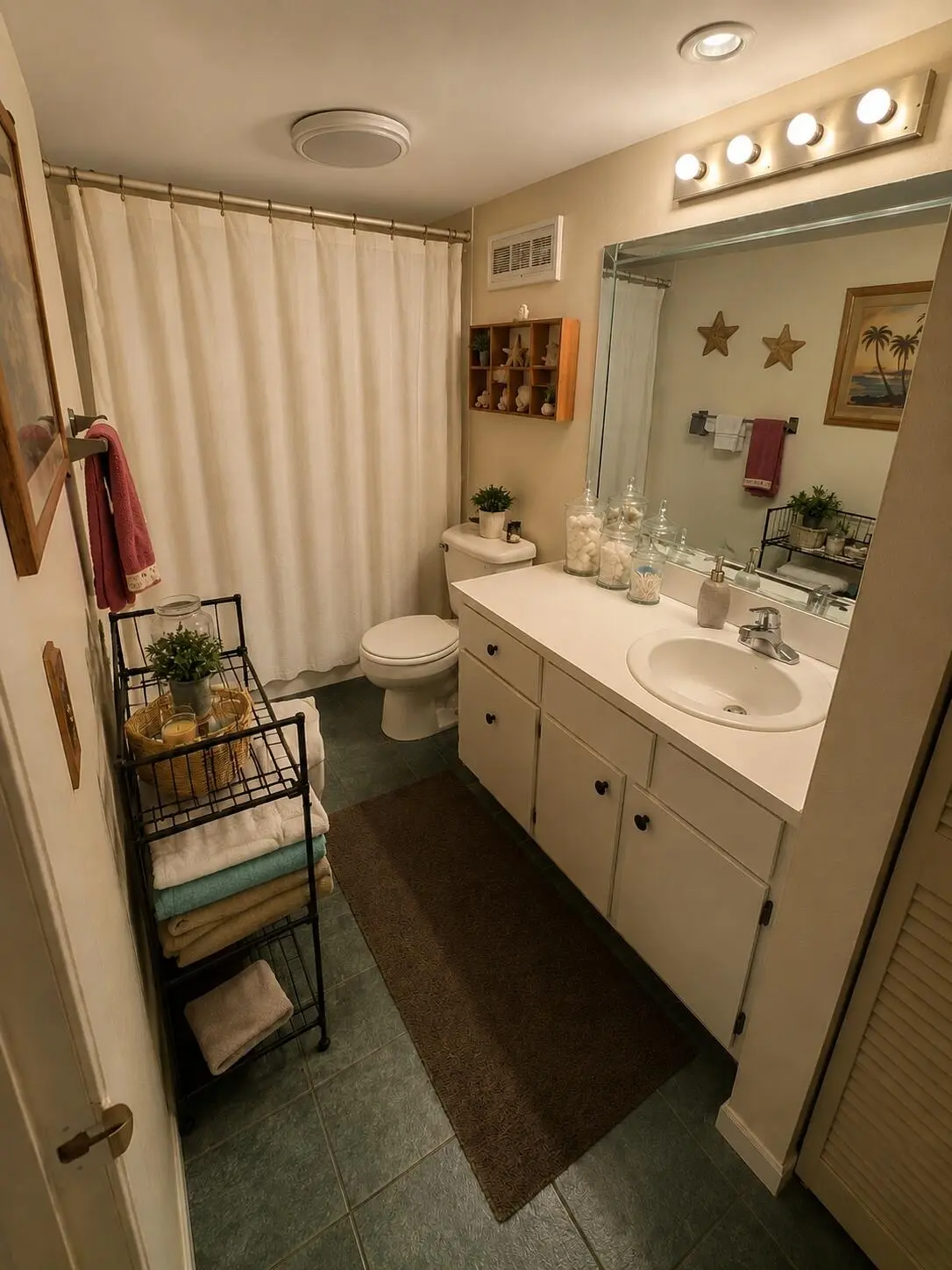 Upstairs bathroom at 2452 Waterside Drive, Lake Worth Beach