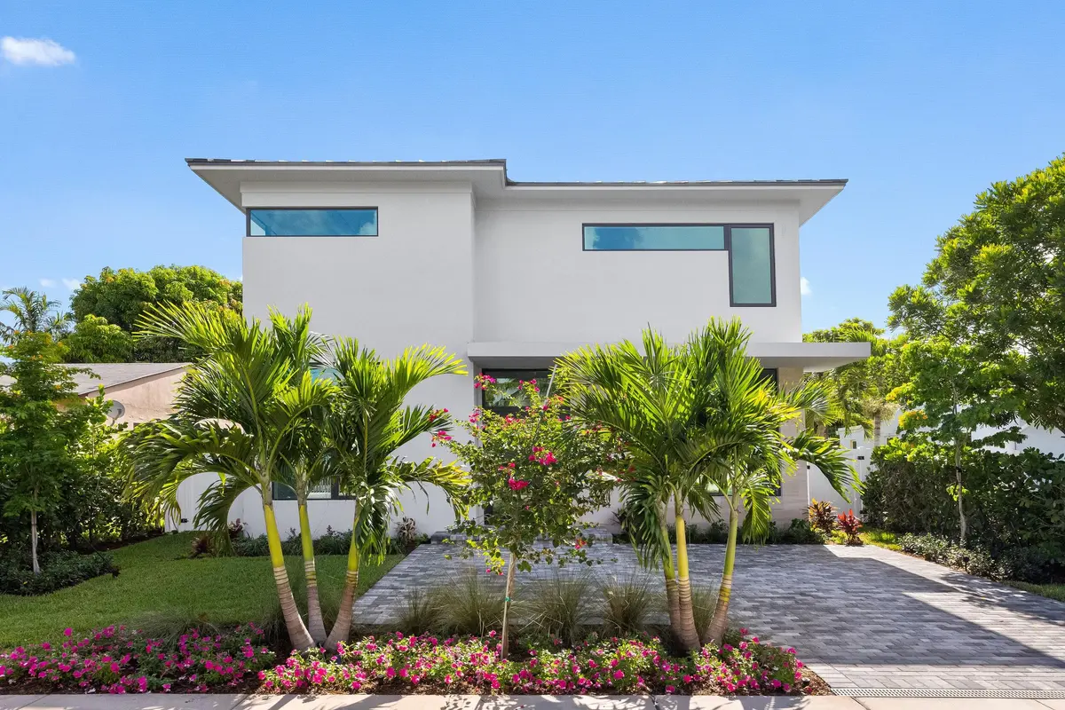 Front 2 at 827 SE 2nd Avenue, Delray Beach