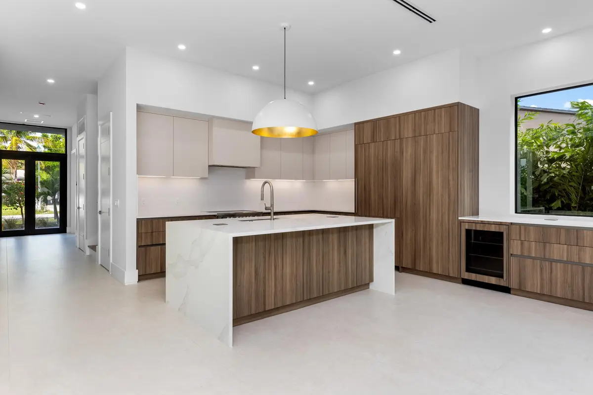 Kitchen 6 at 827 SE 2nd Avenue, Delray Beach