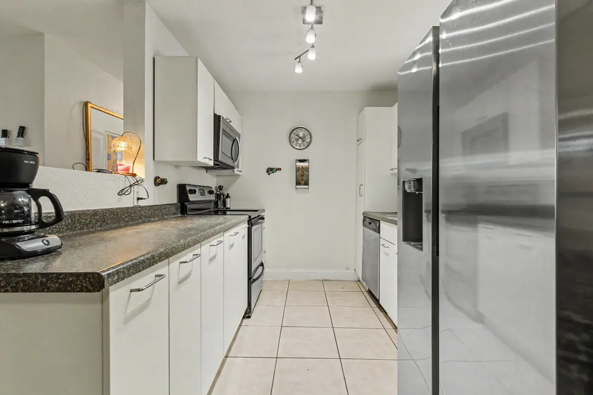 6714-15 at 6714 ATLANTA Street, Hollywood