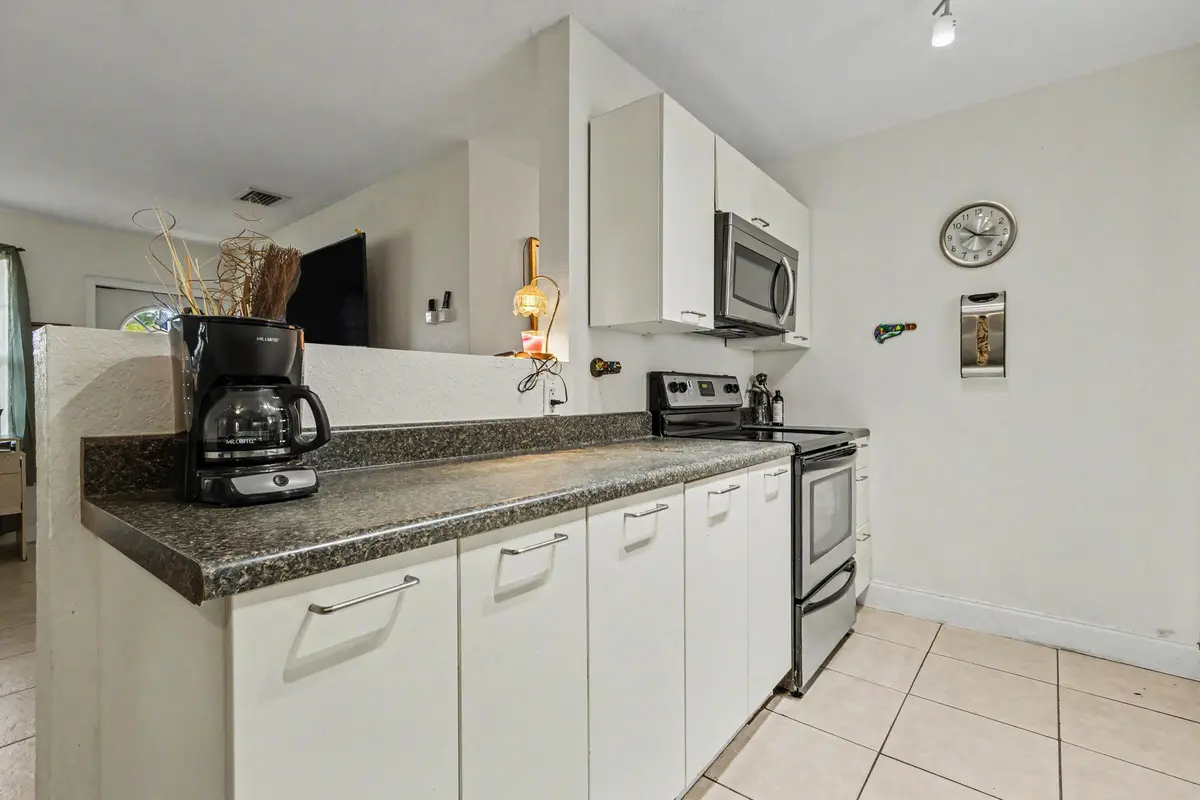 6714-16 at 6714 ATLANTA Street, Hollywood