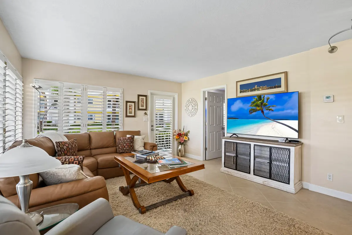 iUSE photography_DSC04852 at 2000 S Ocean Lane 2, Fort Lauderdale
