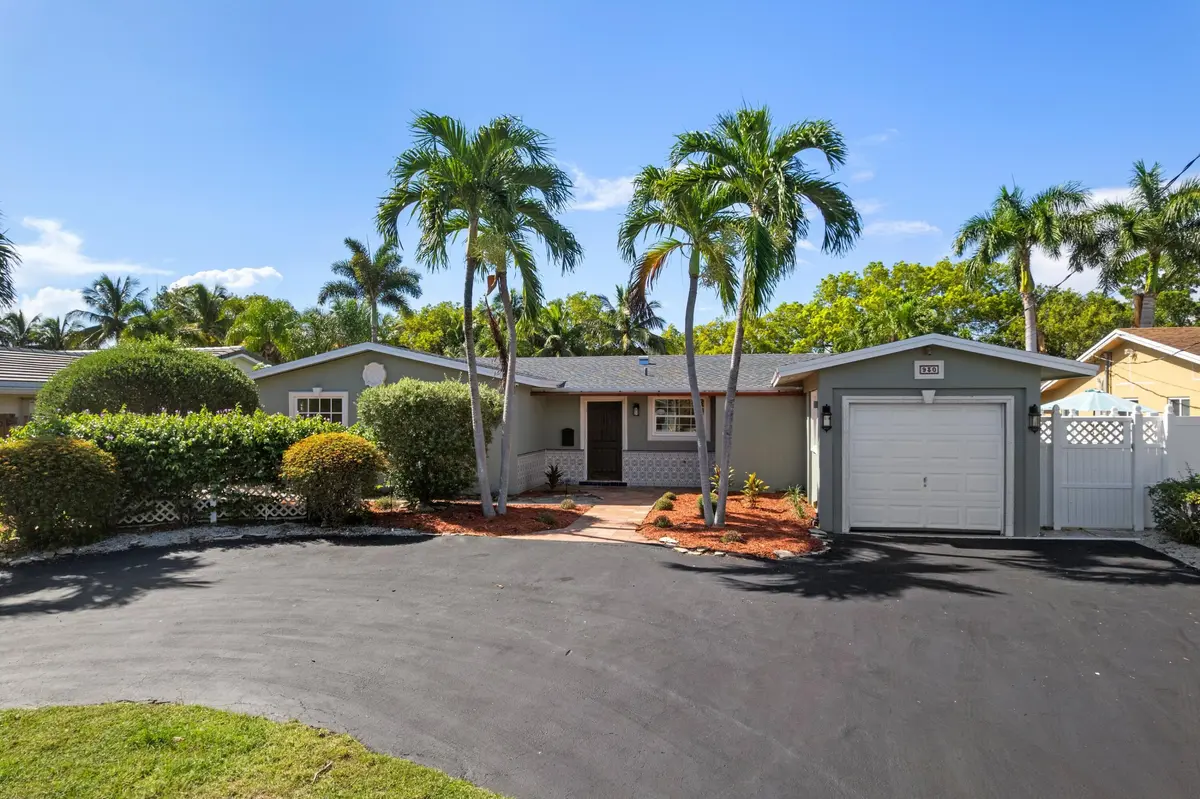 Front Exterior at 930 SE 10TH Court, Pompano Beach