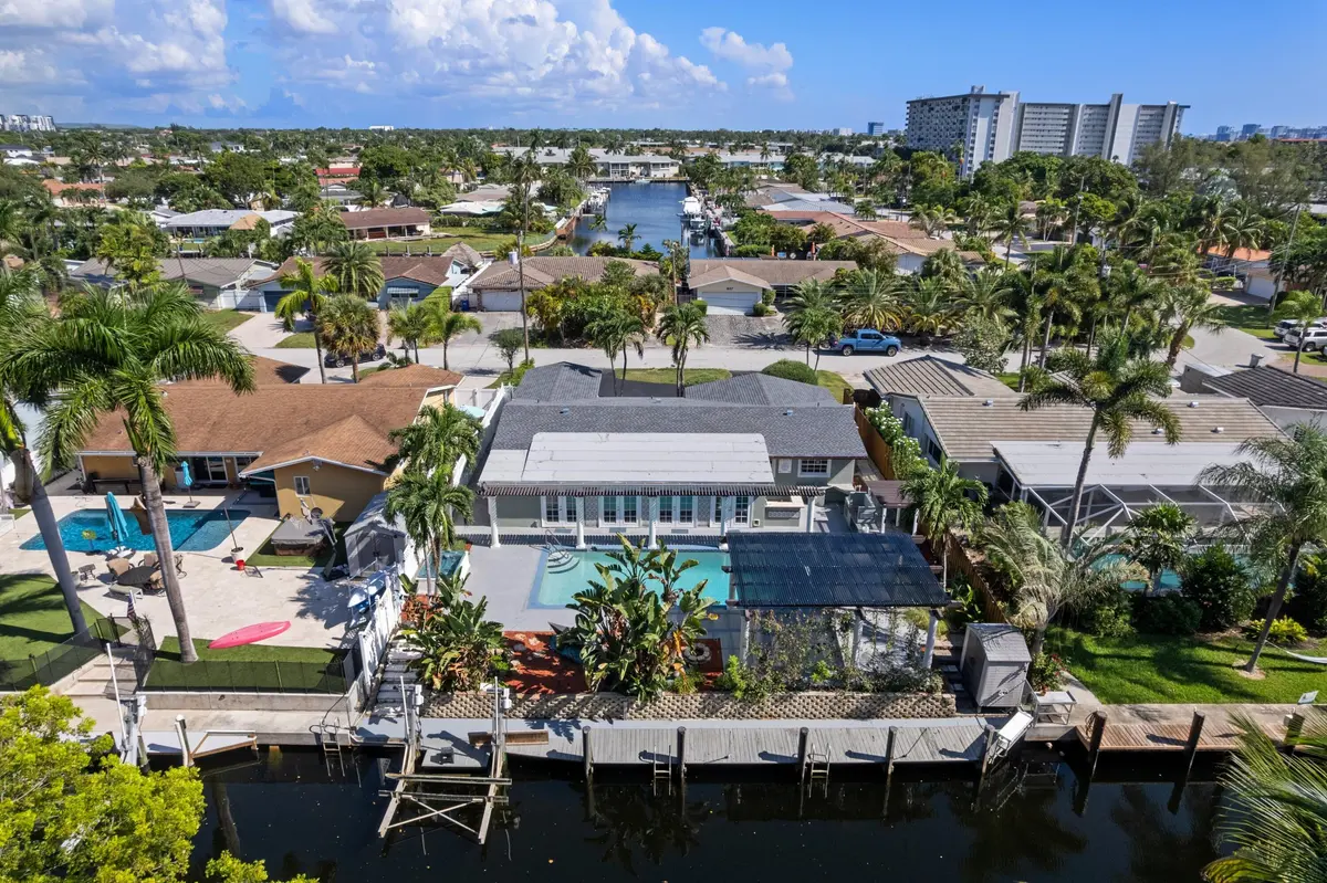 Dock at 930 SE 10TH Court, Pompano Beach