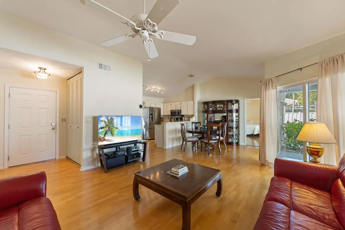 9822 long shot liv dining perfect at 9822 NW 2nd Court, Plantation