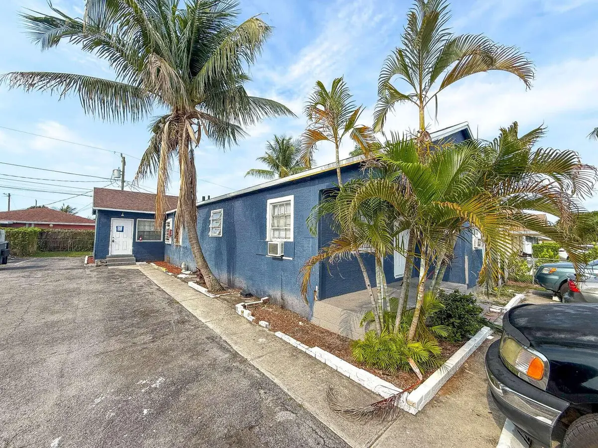 008_Cunningham.8 at 1000 W LAKEWOOD Road, West Palm Beach