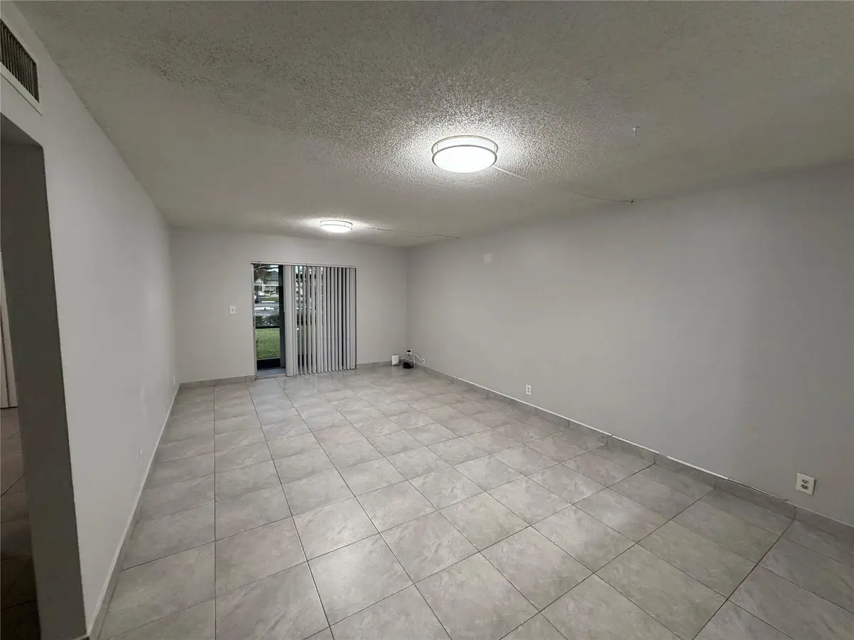 Photo 3 at 4138 NW 88th Avenue 107, Coral Springs