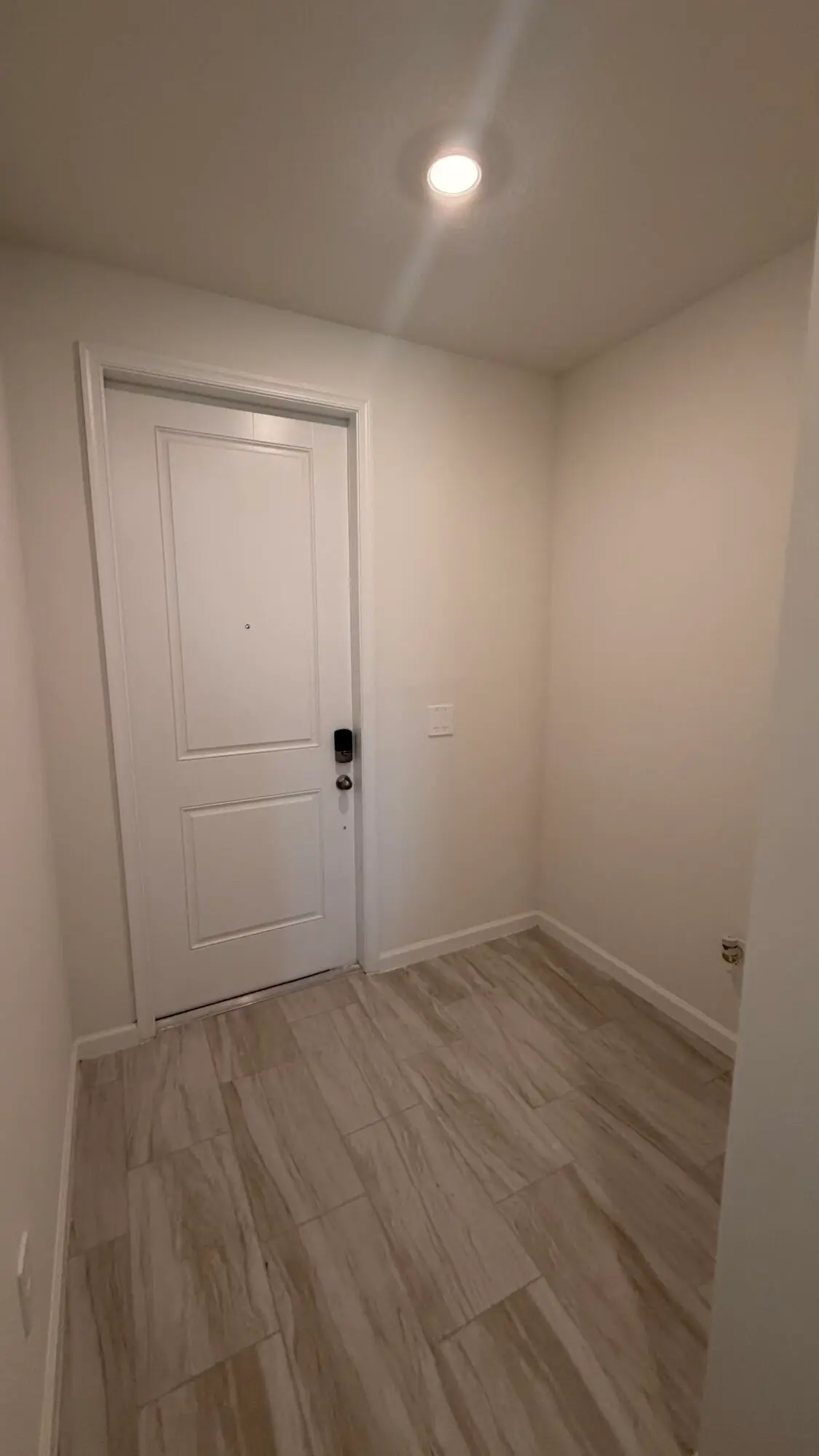 Foyer entrance at 651 SALISBURY Circle, Fort Pierce
