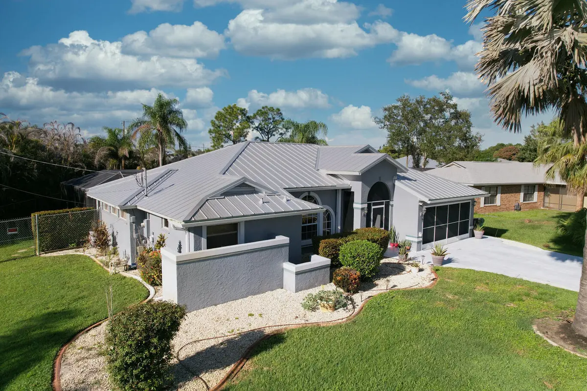 METICULOUSLY MAINTAINED! at 549 SE CLIFF Road, Port St. Lucie