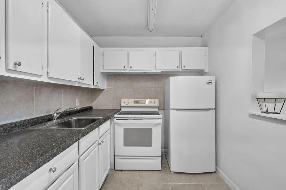14-web-or-mls-BS1A9348 at 210 Canterbury J 1, West Palm Beach