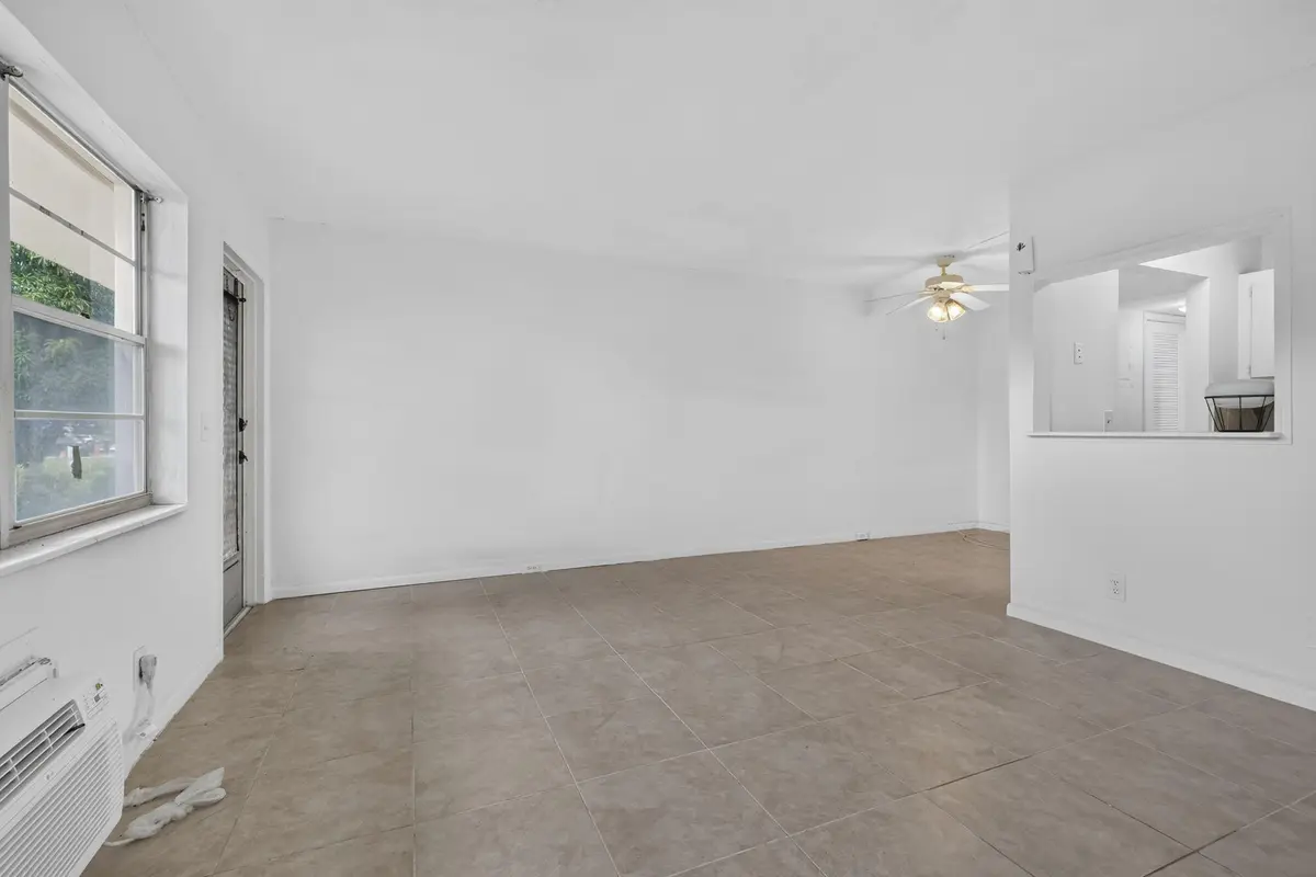 11-web-or-mls-BS1A9333 at 210 Canterbury J 1, West Palm Beach