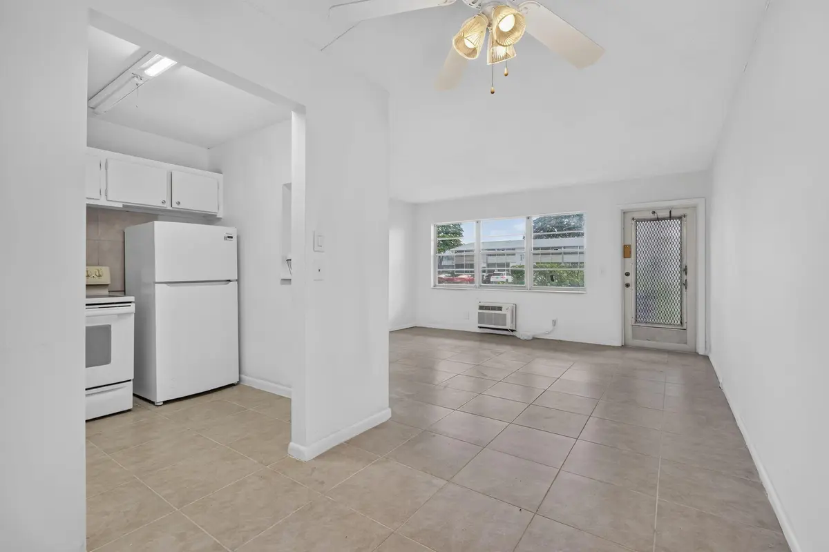 13-web-or-mls-BS1A9343 at 210 Canterbury J 1, West Palm Beach