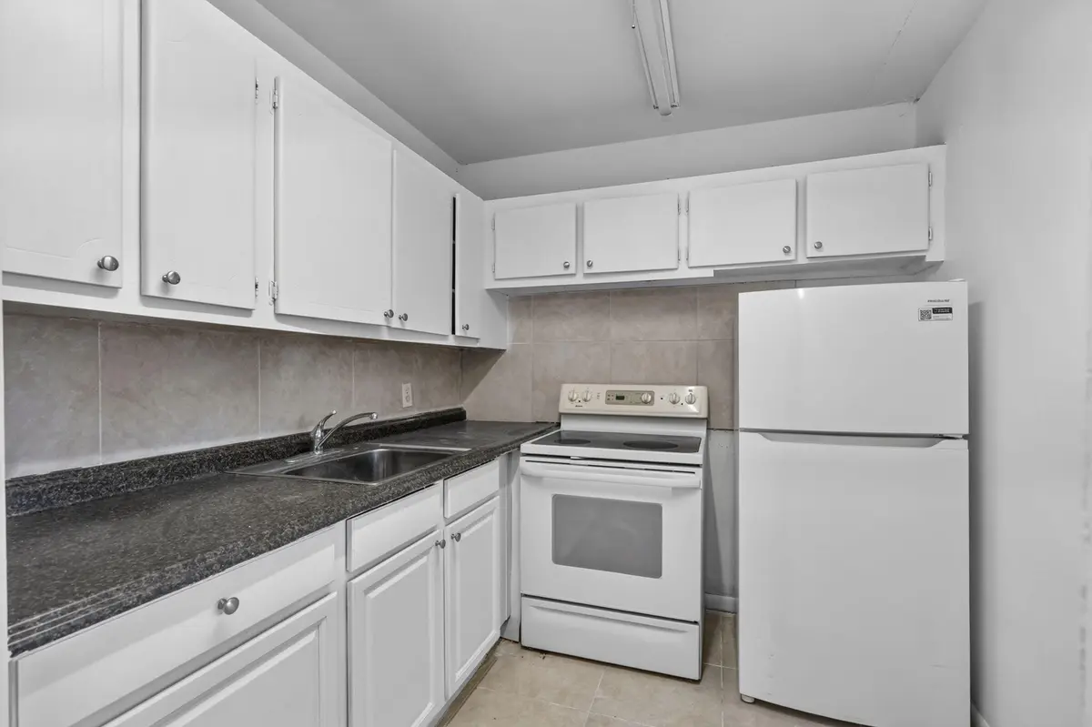 15-web-or-mls-BS1A9353 at 210 Canterbury J 1, West Palm Beach