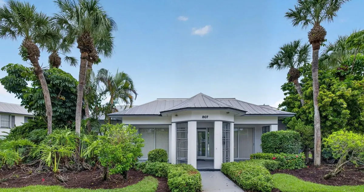 Club House at 803 SE CENTRAL Parkway 9, Stuart