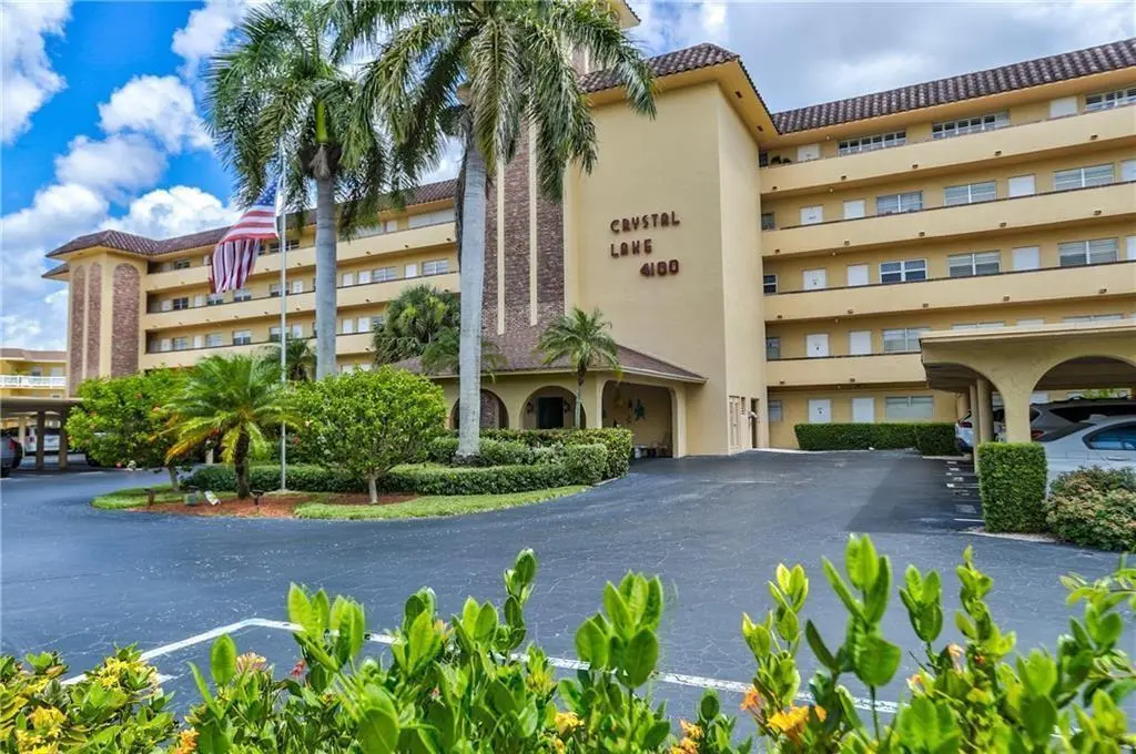 4100 CRYSTAL LAKE Drive 110, Deerfield Beach, FL – photo 1