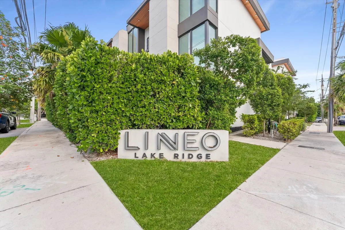 01-1 at 1048 N Victoria Park Road, Fort Lauderdale