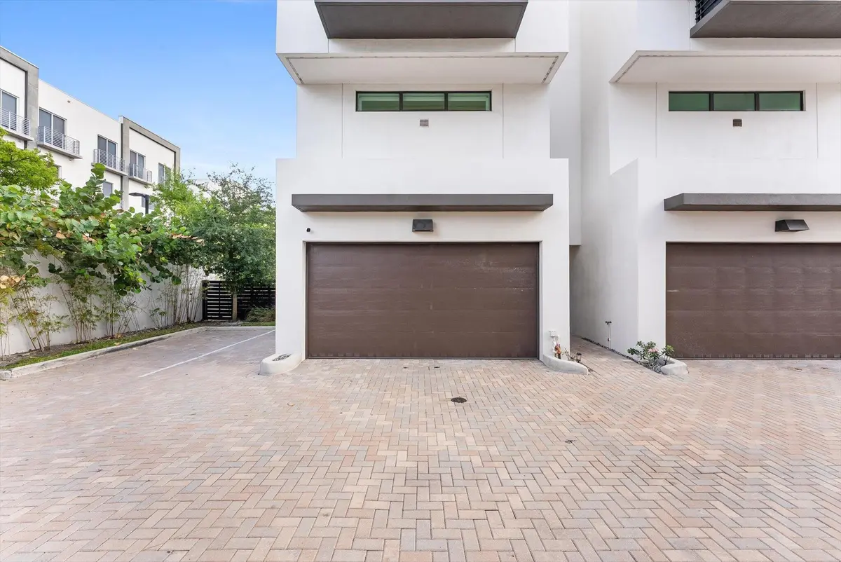 04-4 at 1048 N Victoria Park Road, Fort Lauderdale