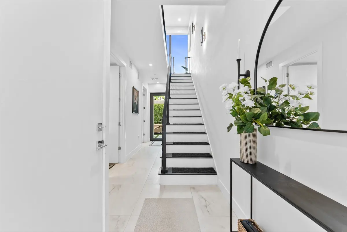 06-6 at 1048 N Victoria Park Road, Fort Lauderdale