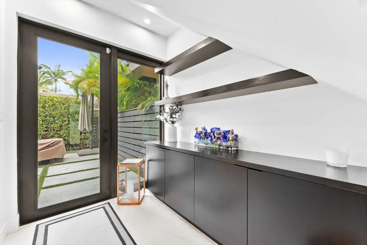 08-8 at 1048 N Victoria Park Road, Fort Lauderdale