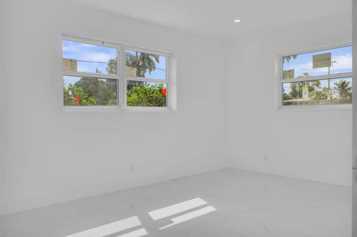 IMG_9844 at 915 SW 3RD Street, Boynton Beach