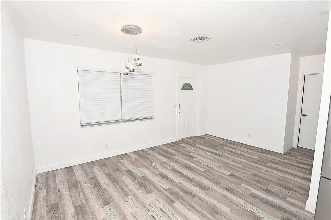 Photo 6 at 270 NW 43rd Street, Oakland Park