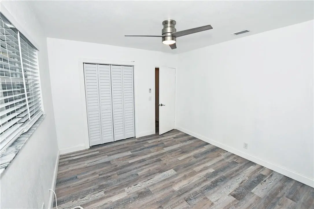 Photo 8 at 270 NW 43rd Street, Oakland Park