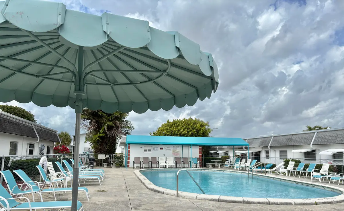 Plymouth pool at 16 PLYMOUTH A, West Palm Beach