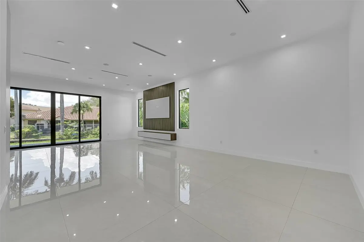 Photo 3 at 656 NW 21st Street, Fort Lauderdale