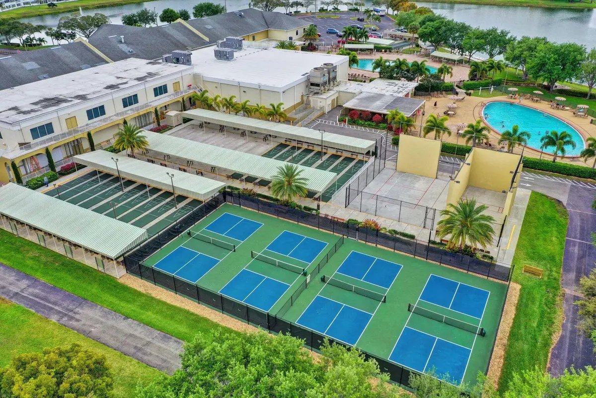 tennis courts at 16 PLYMOUTH A, West Palm Beach