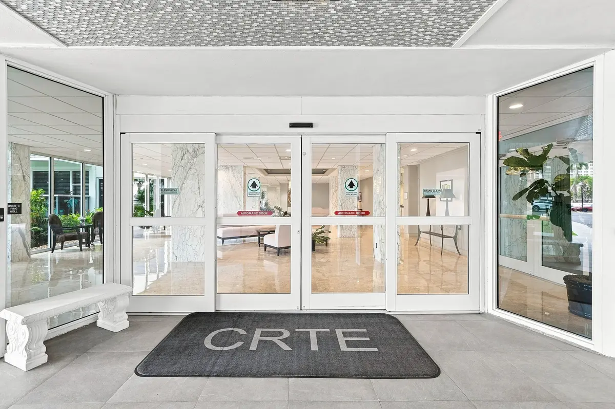 02_entry at 3300 NE 36th Street 1121, Fort Lauderdale