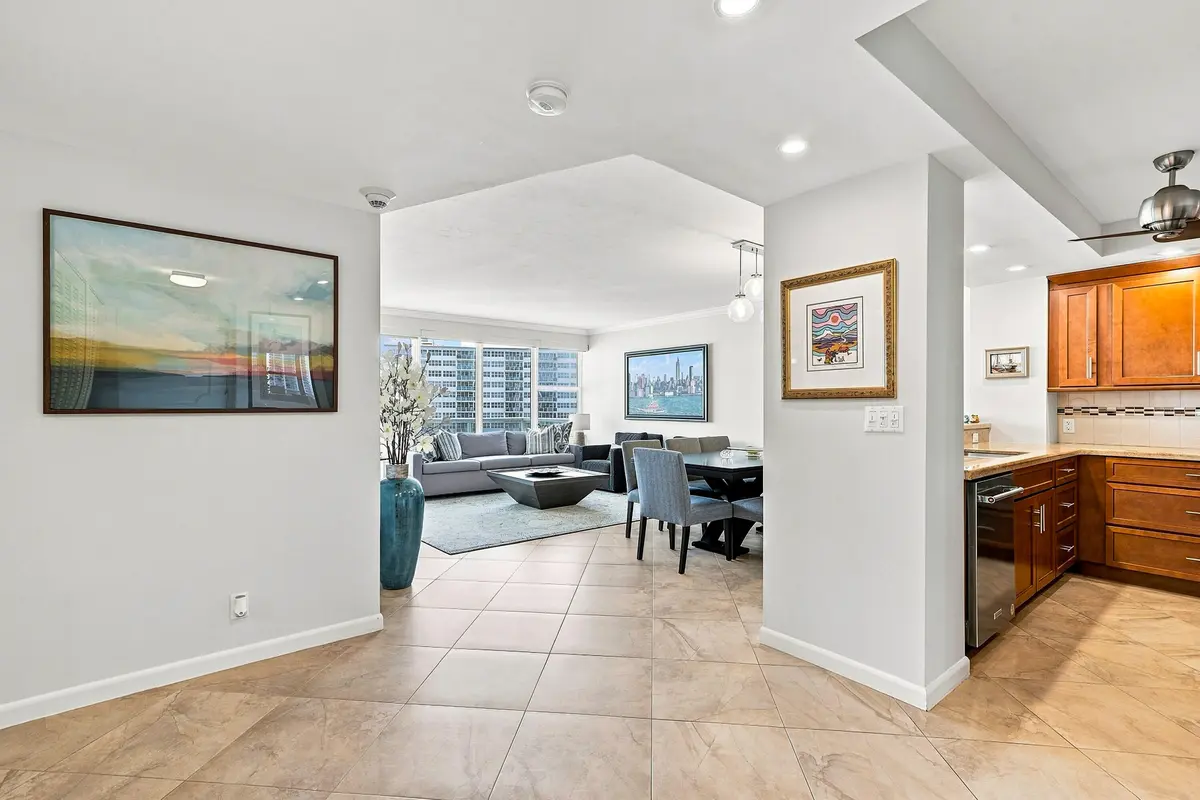 16_foyer at 3300 NE 36th Street 1121, Fort Lauderdale