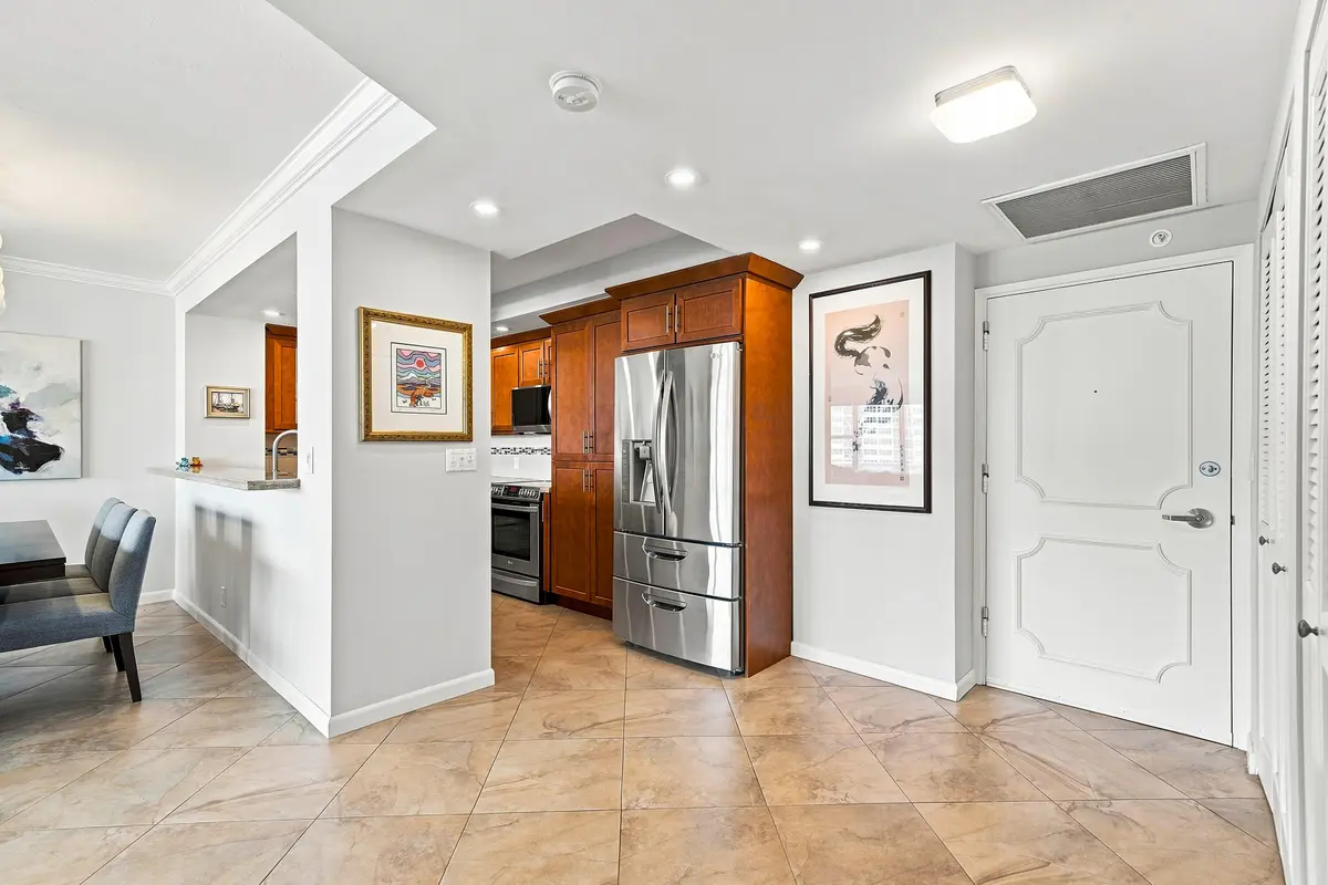 17_foyer at 3300 NE 36th Street 1121, Fort Lauderdale
