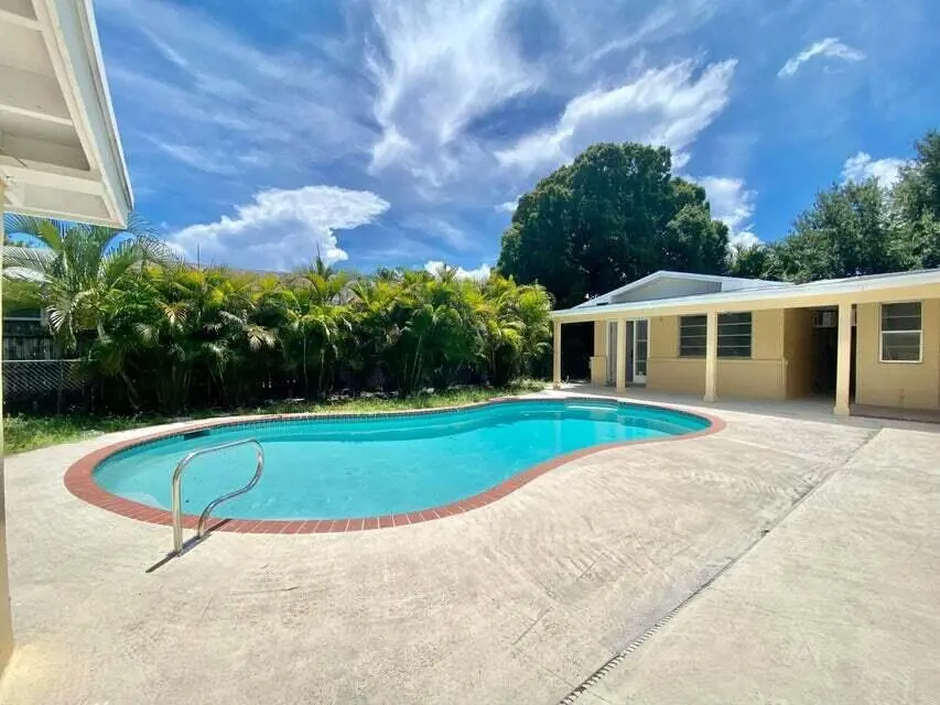 20220824221157163669000000-o at 660 NE 34th Court 3, Oakland Park