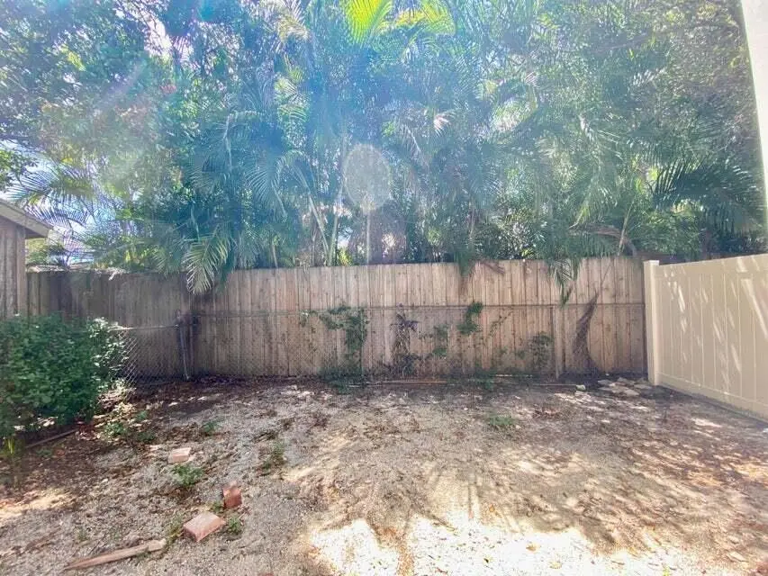 20220824221132301130000000-o at 660 NE 34th Court 3, Oakland Park