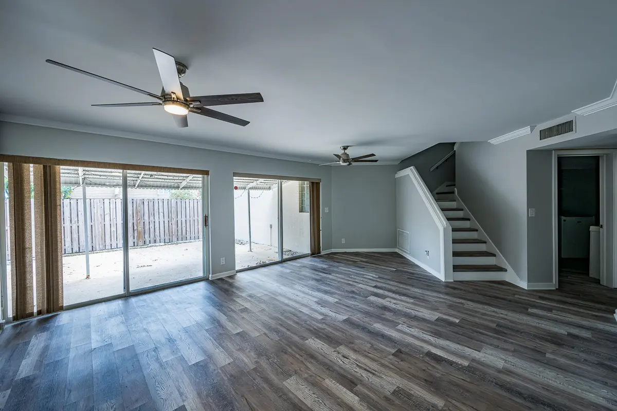 Living area at 4300 Hazel Avenue D, Palm Beach Gardens