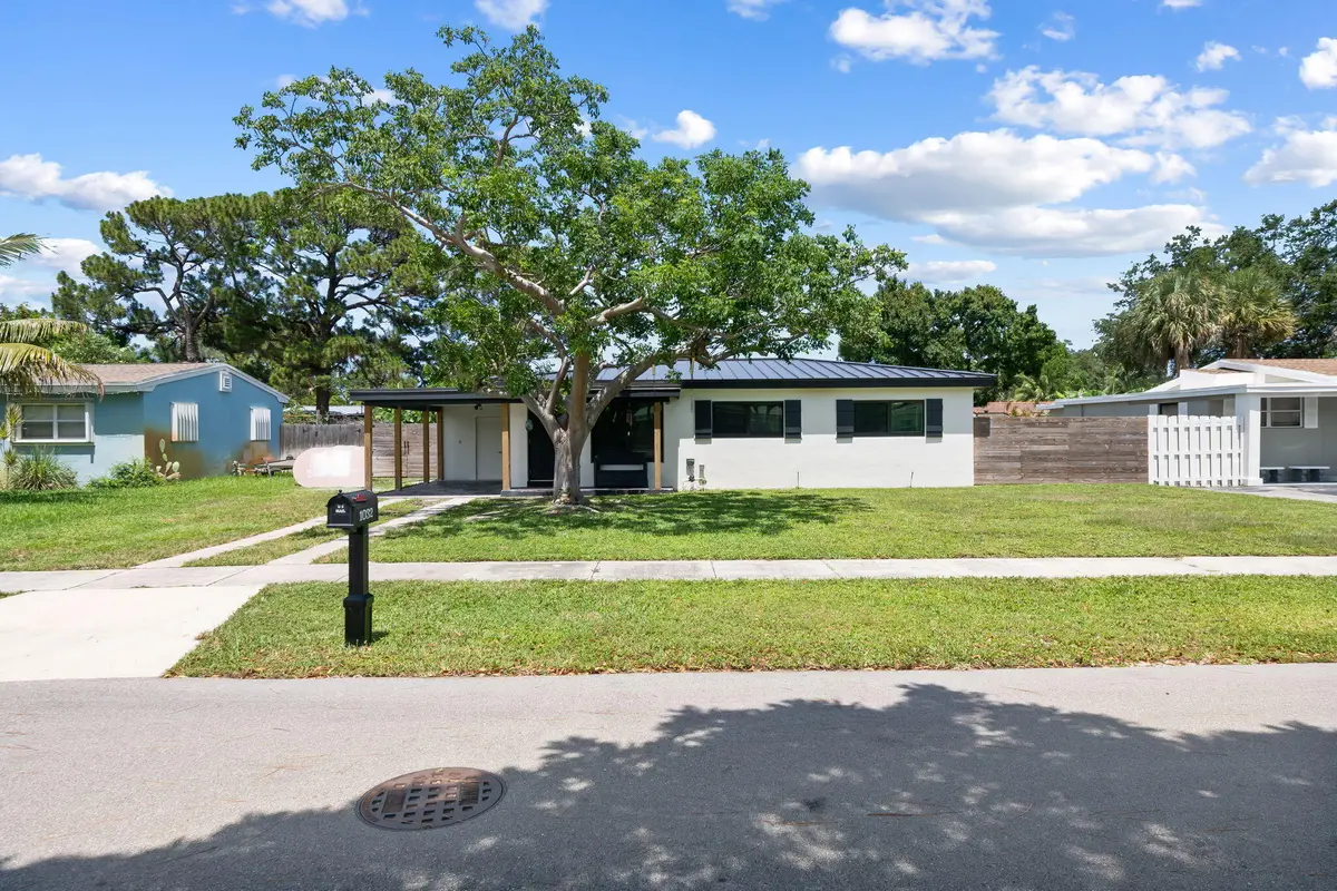 23-web-or-mls-DSC_9076 at 1032 SW 1ST Terrace, Pompano Beach