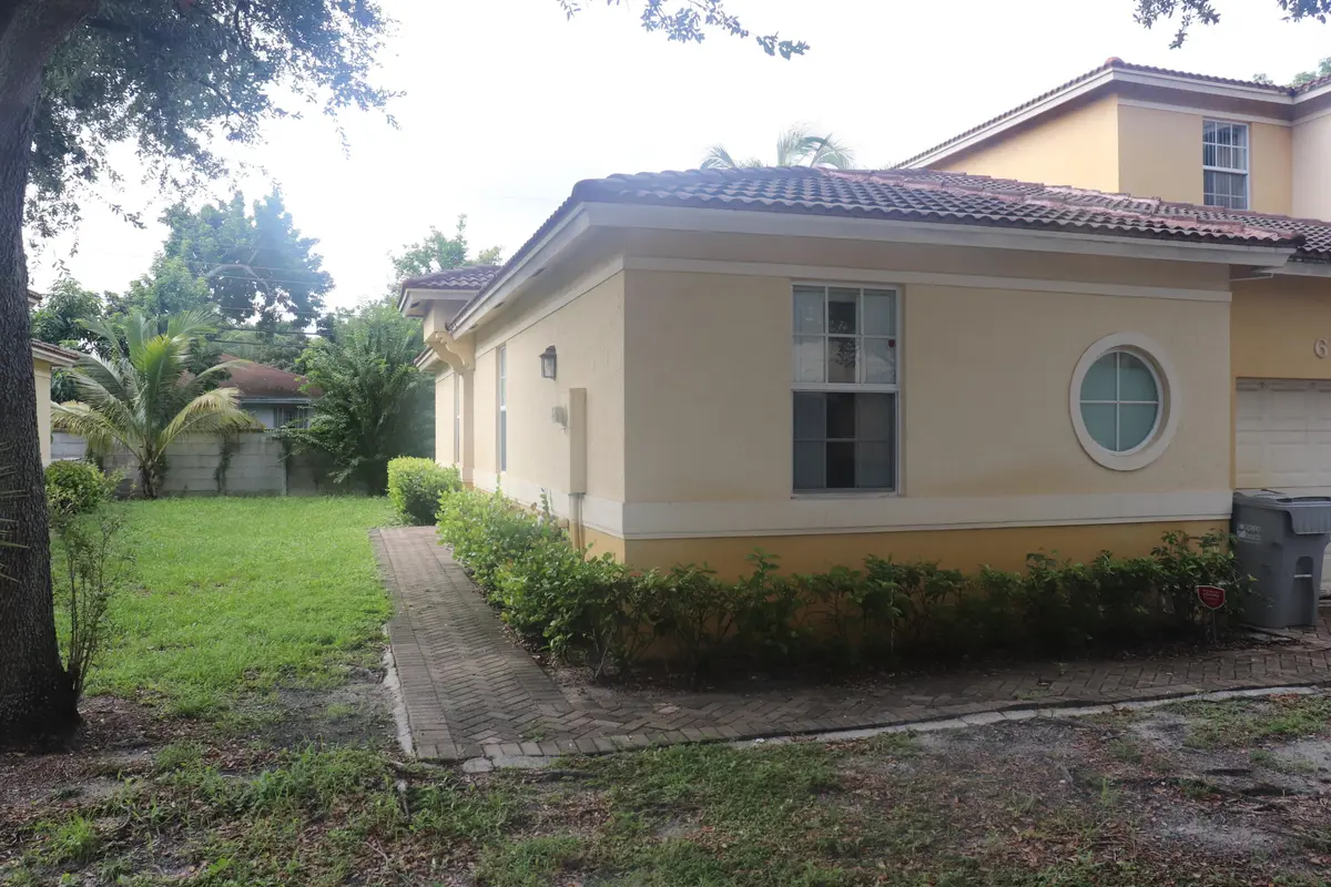 IMG_5803 at 613 NW 21ST Avenue, Pompano Beach