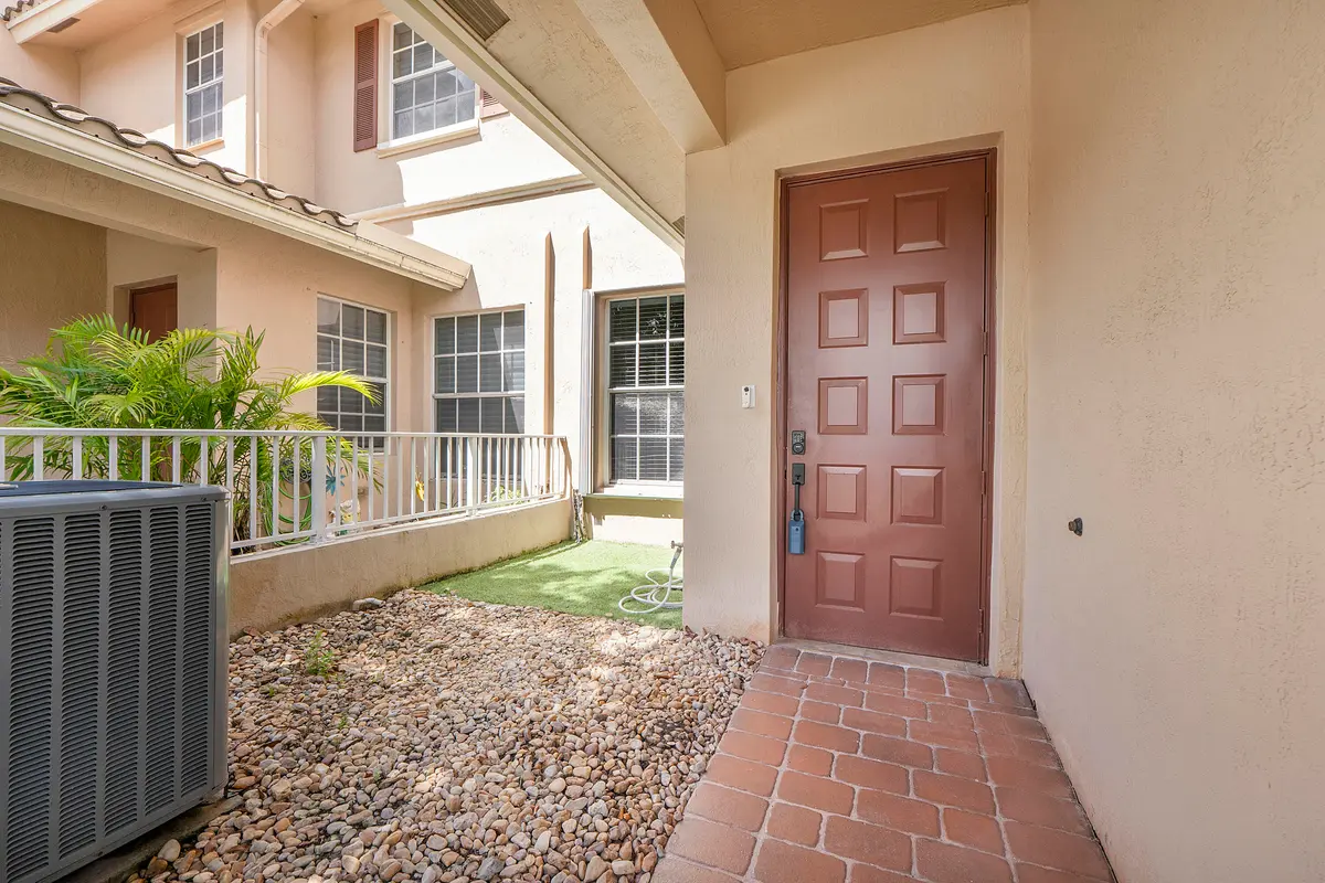 3505 Lakeside Dr_037 at 3505 LAKESIDE Drive, Davie