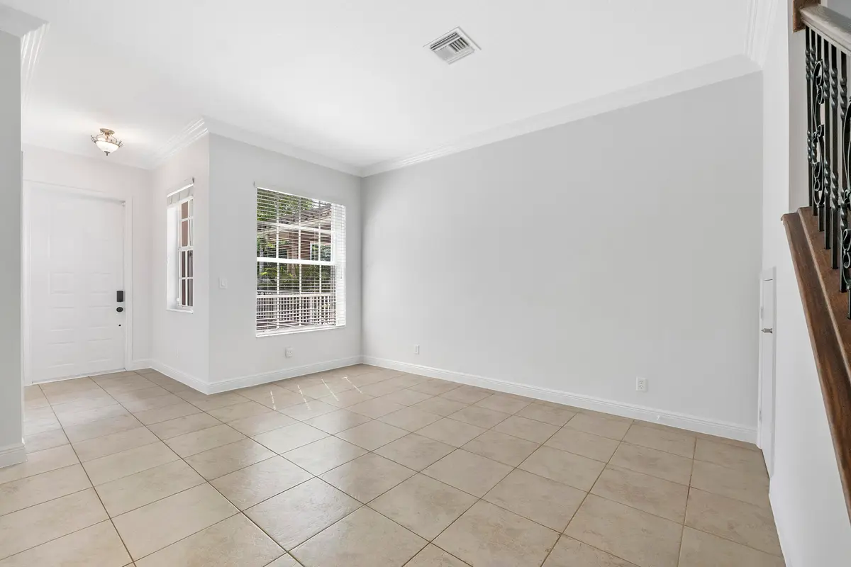 3505 Lakeside Dr_003 at 3505 LAKESIDE Drive, Davie