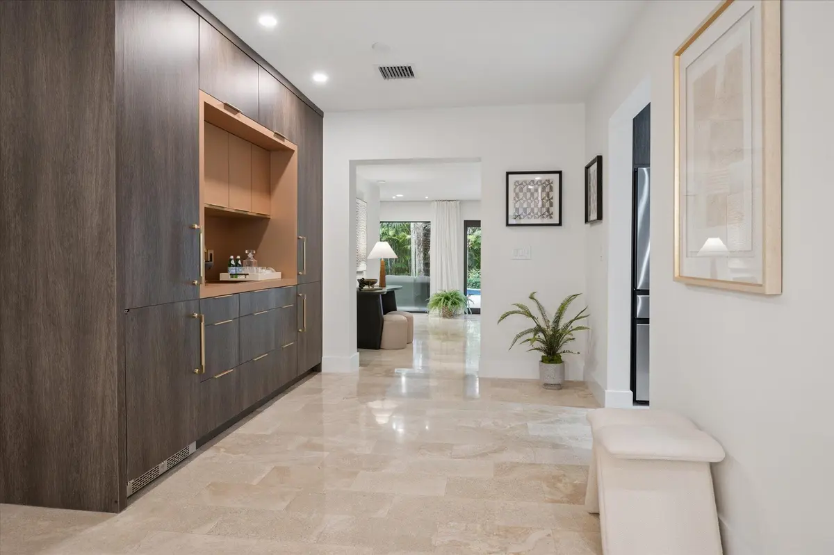 07-Steiner-541 NE 8th Ave-7 at 541 NE 8th Avenue, Fort Lauderdale
