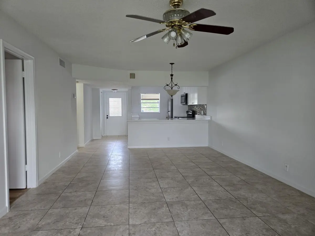 ec86d7e3-61a7-405b-9a1c-967b9f3bb0d3 at 2700 CASITA Way 2140, Delray Beach